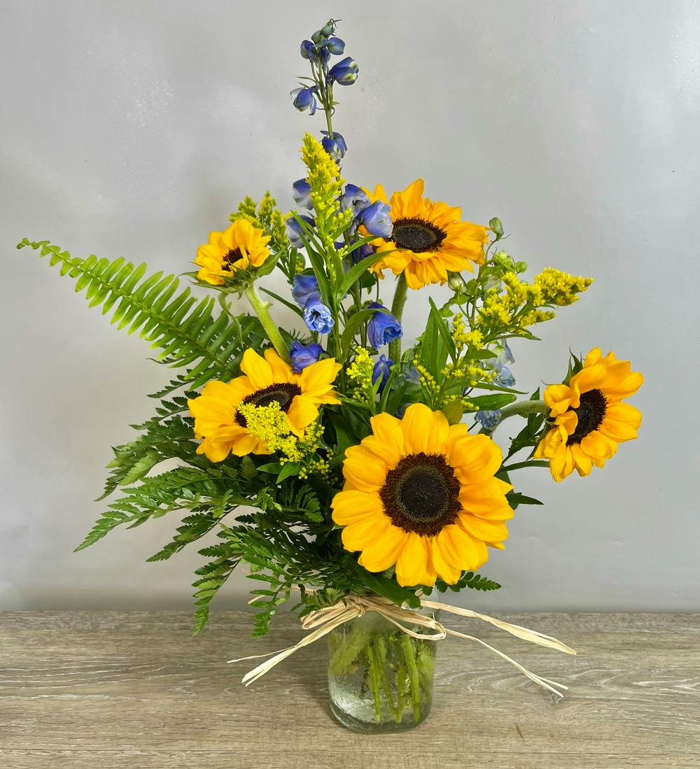 Sunflower Dreams | Roanoke (VA) Flower Delivery | George's Flowers